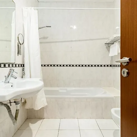 La Fontaine Hotel 3*