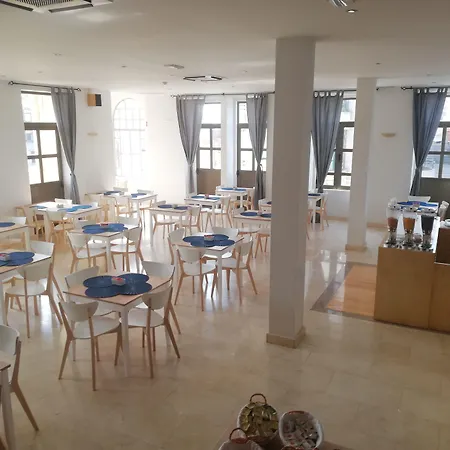 La Fontaine Отель Эшмориш