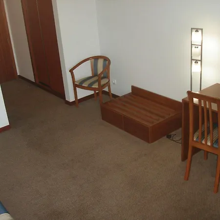 La Fontaine Отель Эшмориш