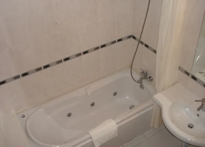 Отель La Fontaine 3*