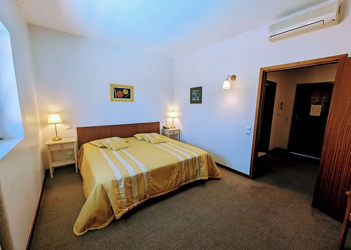 La Fontaine 3* Эшмориш