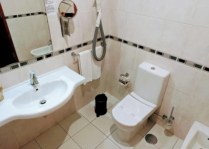 La Fontaine Отель Эшмориш