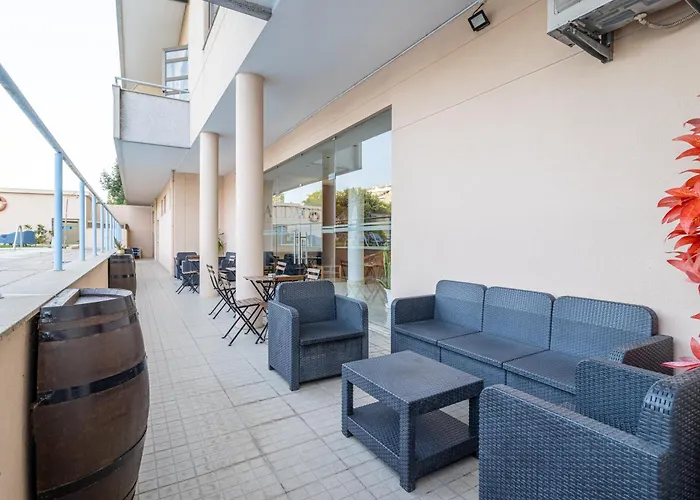 Отель La Fontaine 3*