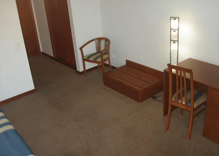 La Fontaine Отель Эшмориш