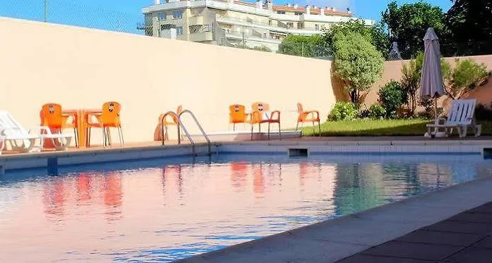 La Fontaine 3* Эшмориш