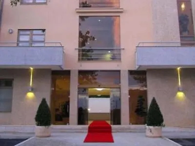 Отель La Fontaine 3*